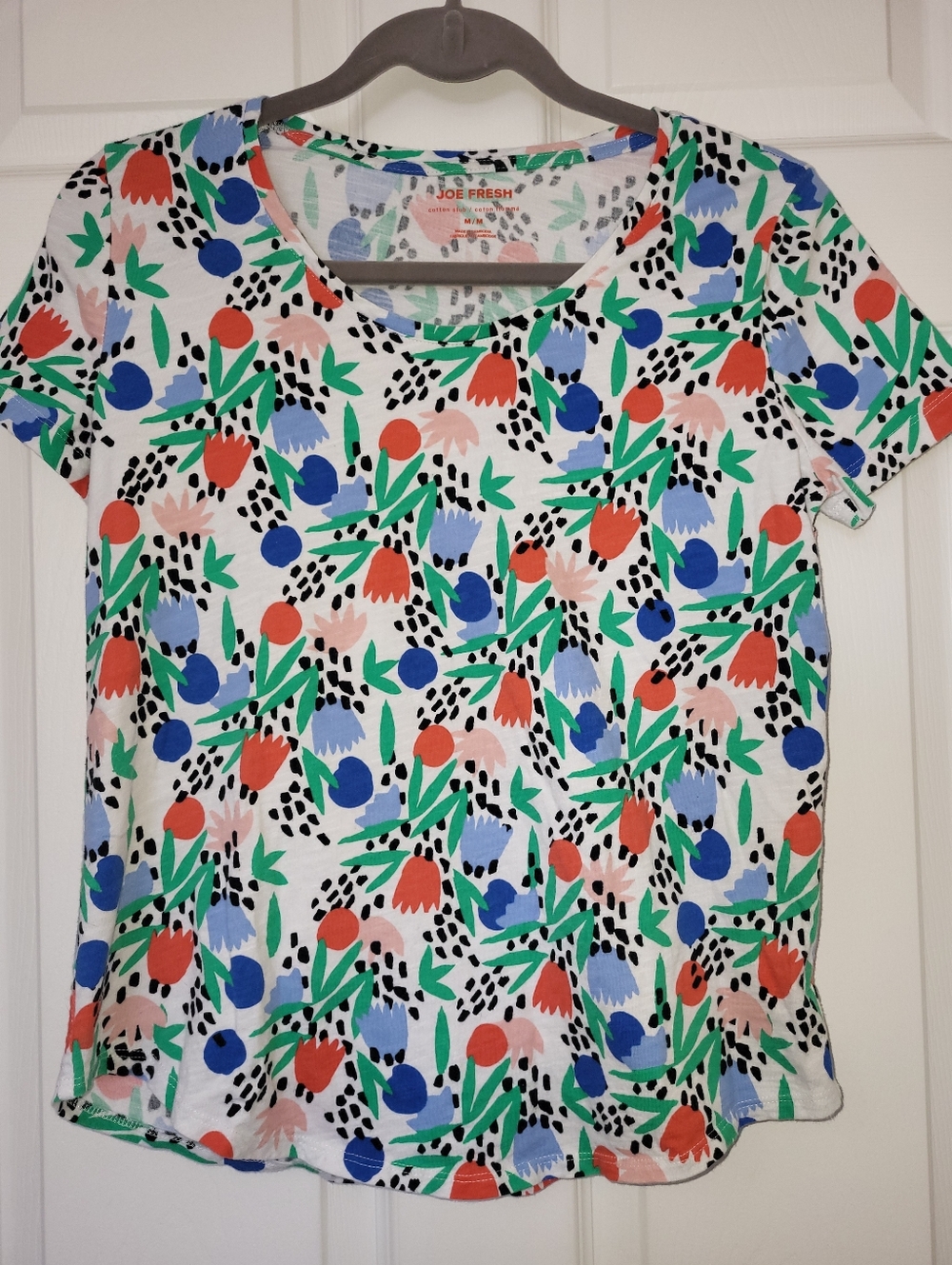 (M)⚘️Vtg JF White Short Sleeve Tee with Floral Print⚘️ Ptp 18× L22.5"
